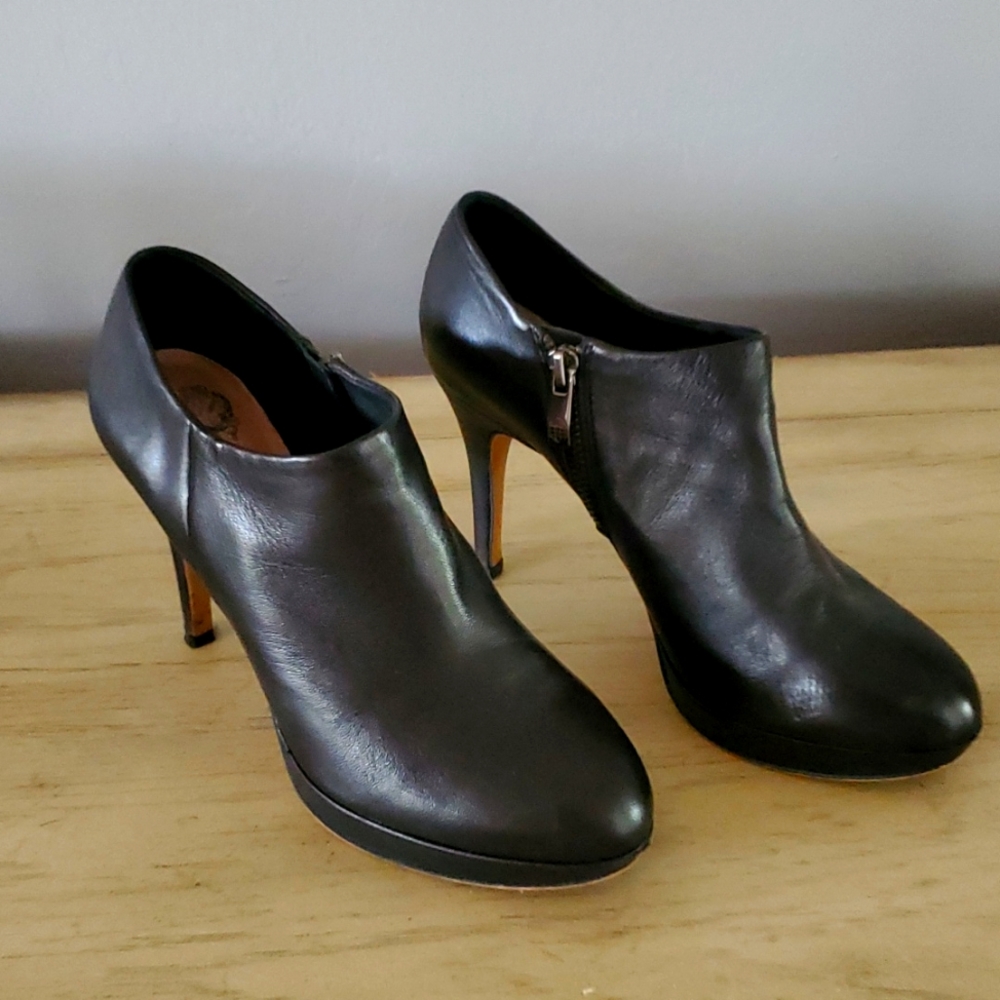 Vince Camuto Booties, Black size 7